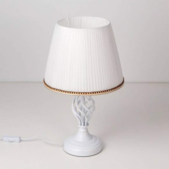 Настольный светильник Citilux Вена CL402800 Белый Настольный светильник Citilux Вена CL402800 Белый