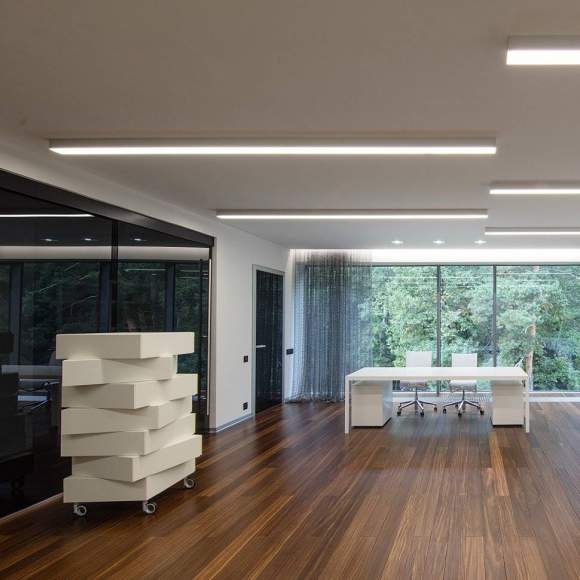 Линейный светодиодный накладной односторонний светильник 128см 25W 3000K матовое серебро (101-100-30-128) Линейный светодиодный накладной односторонний светильник Elektrostandard