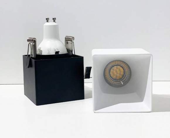 Встраиваемый светильник Italline DL 3024 black Встраиваемый светильник Italline DL 3024 black