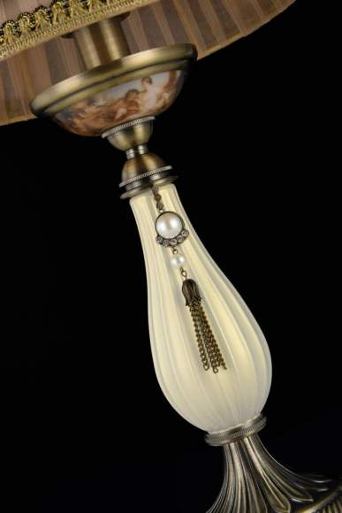 Настольный светильник Maytoni Demitas (ARM024-11-R) RC024-TL-01-R Настольный светильник Maytoni Demitas (ARM024-11-R) RC024-TL-01-R