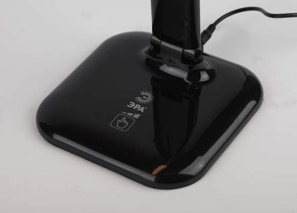 Настольная светодиодная лампа Эра NLED-462-10W-BK (Б0031613)