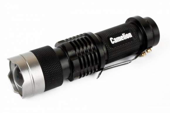 Ручной светодиодный фонарь на батарейках. Дистанция освещения - 400м. 3 режима работы. Camelion LED5135 (12915)