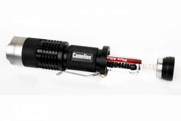 Ручной светодиодный фонарь на батарейках. Дистанция освещения - 400м. 3 режима работы. Camelion LED5135 (12915)