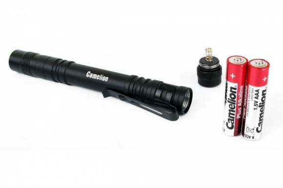Ручной светодиодный фонарь на батарейках. Дистанция освещения 200 м. 3 режима работы. Camelion LED51517 (12917)