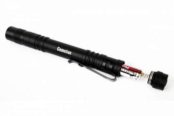 Ручной светодиодный фонарь на батарейках. Дистанция освещения 200 м. 3 режима работы. Camelion LED51517 (12917)