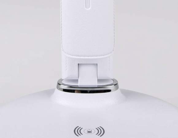 Светодиодная настольная лампа с беспроводной зарядкой Ambrella light Desk DE520