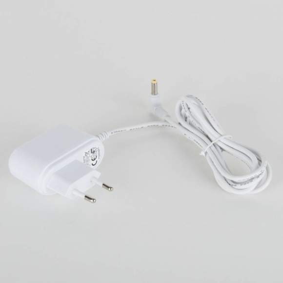 80502/1 белый белый Светодиодная настольная лампа с беспроводной зарядкой Eurosvet