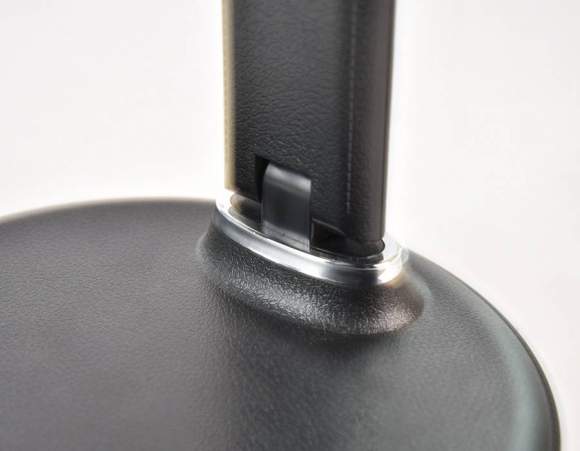 Светодиодная настольная лампа с беспроводной зарядкой Ambrella light Desk DE521 Светодиодная настольная лампа с беспроводной зарядкой Ambrella light Desk DE521