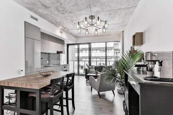 Люстра на штанге Escada Centaurus 1115/8PL Chrome