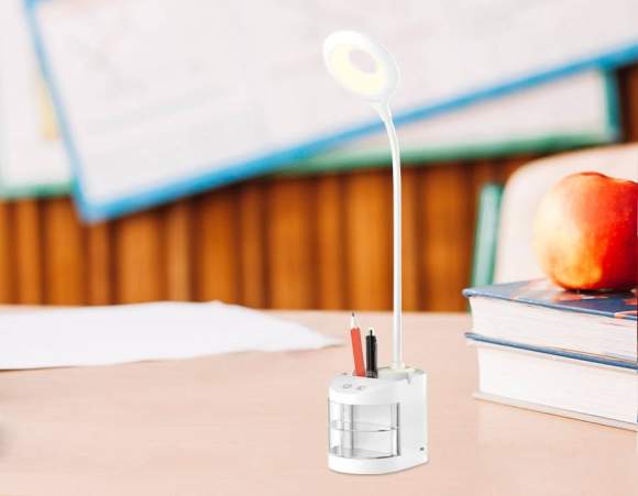 Настольная светодиодная лампа со встроенной аккумулятороной батареей и USB портом Ambrella light Desk DE561 Настольная светодиодная лампа со встроенной аккумулятороной батареей и USB портом Ambrella light Desk DE561