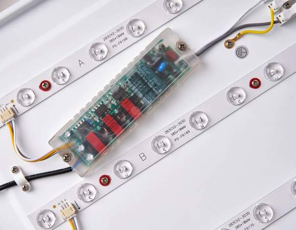 Потолочный светодиодный светильник с ПДУ ИК и дополнительной подсветкой Ambrella light Orbital FF76
