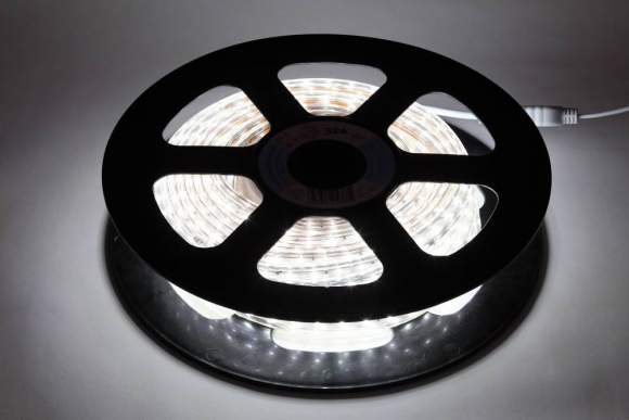 20м. Светодиодная лента дневного цвета 2835, 6500К, 4,8W, 220V, 60LED/m, IP67 Эра - LS2835-4,8-60-220-6500К-IP67-20m (Б0043095) 20м. Светодиодная лента дневного цвета 2835, 6500К, 4,8W, 220V, 60LED/m, IP67 Эра - LS2835-4,8-60-220-6500К-IP67-20m (Б0043095)