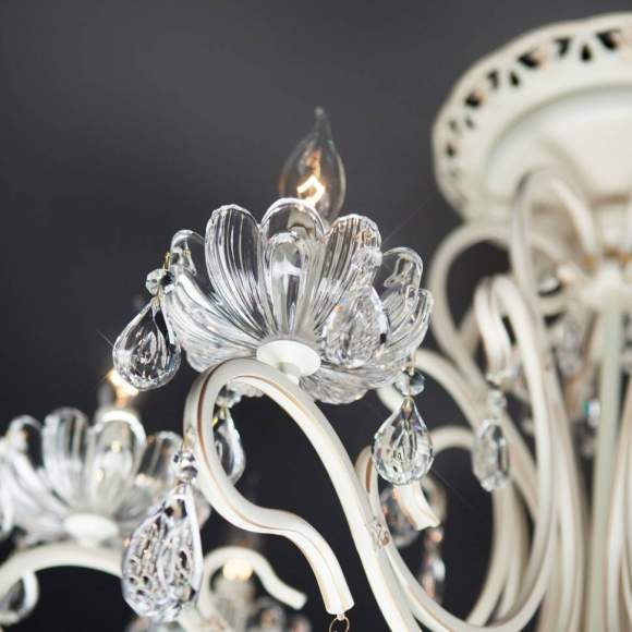 Подвесная люстра Eurosvet 12205/8 белый Strotskis