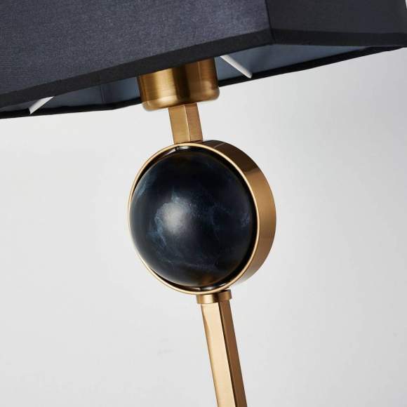 Настольная лампа с лампочкой Favourite Diva 2822-1T+Lamps А60 Настольная лампа с лампочкой Favourite Diva 2822-1T+Lamps А60