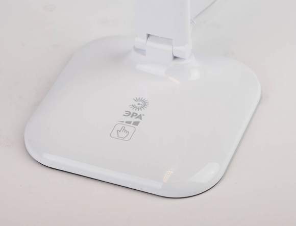 Настольная светодиодная лампа Эра NLED-462-10W-W (Б0031612)