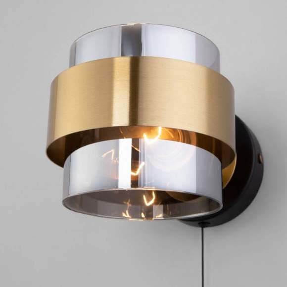 Настенный светильник Eurosvet 70127/1 черный/ дымчатый (a060614) Настенный светильник Eurosvet 70127/1 черный/ дымчатый (a060614)