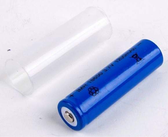 Ручной светодиодный фонарь на аккумуляторе или батарейках. Линза для фокусировки. 3 режима работы. Дальность 100м. Ultraflash E142 12187 Ручной светодиодный фонарь на аккумуляторе или батарейках. Линза для фокусировки. 3 режима работы. Дальность 100м. Ultraflash E142 12187