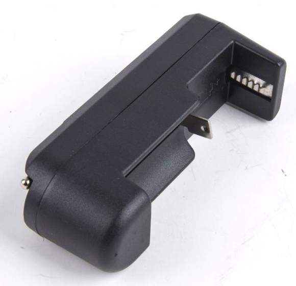 Ручной светодиодный фонарь на аккумуляторе или батарейках. Линза для фокусировки. 3 режима работы. Дальность 100м. Ultraflash E142 12187 Ручной светодиодный фонарь на аккумуляторе или батарейках. Линза для фокусировки. 3 режима работы. Дальность 100м. Ultraflash E142 12187