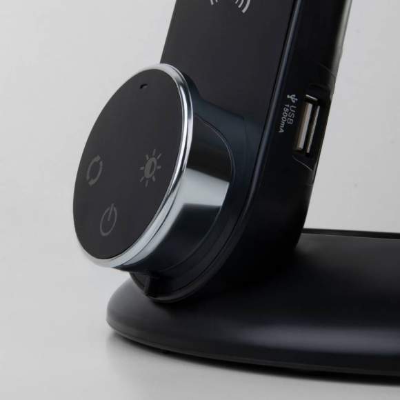 Светодиодная настольная лампа с беспроводной зарядкой Action Eurosvet 80428/1 черный (a053233)